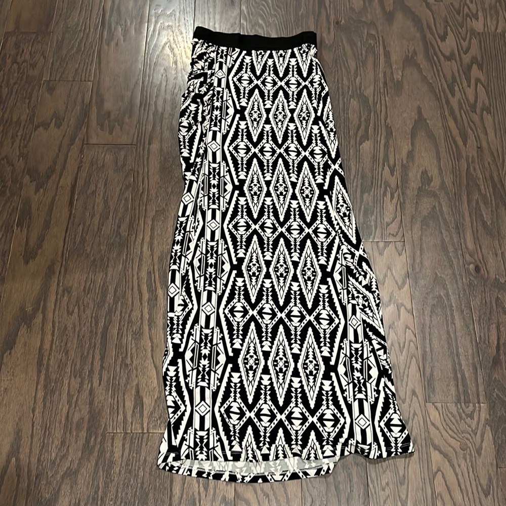 2b Bebe Maxi Skirt